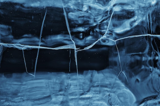 Eis Textur Risse Baikal, abstrakter Hintergrund Wintereis transparent blau