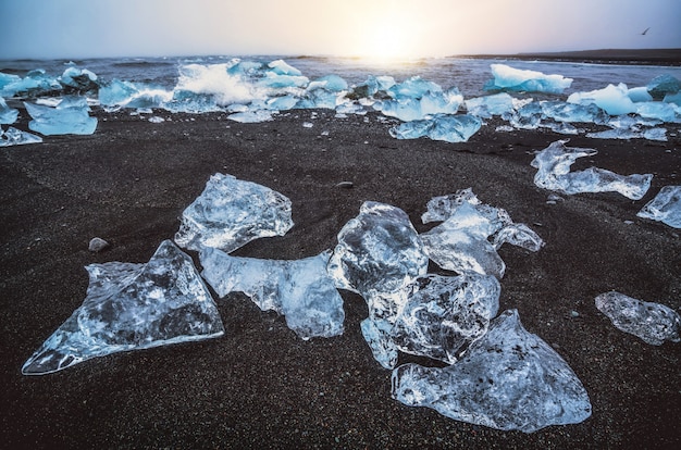 Eisberge am Diamond Beach in Island.