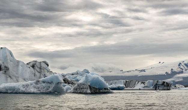 Eisberge in der Jökulsárlón-Gletscherlagune Island