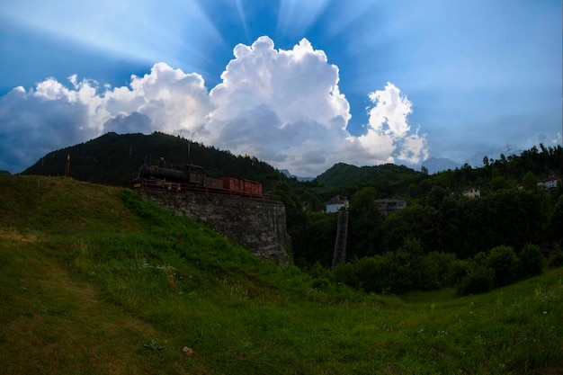 Eisenbahnbrücke, die während des Zweiten Weltkriegs in Jablanica, Bosnien und Herzegowina, zerstört wurde