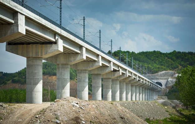 Eisenbahnbrückenviadukt