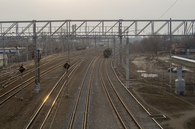 Eisenbahnlinie am Bahnhof