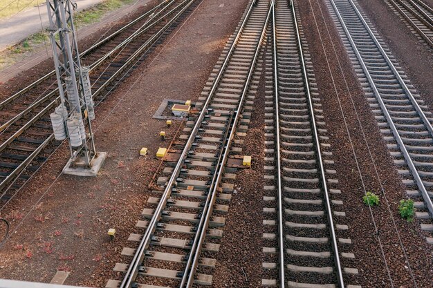 Eisenbahnschienen in der Stadt