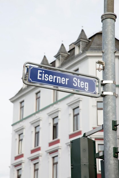 Eiserner Steg Bridge Sign, Frankfurt, Alemanha