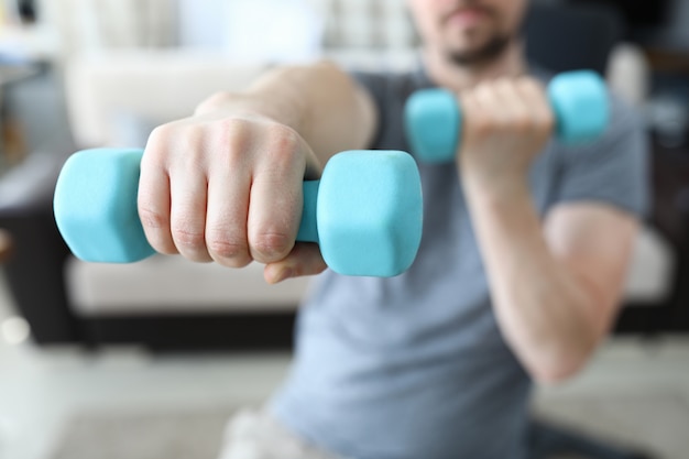 Ejercicio para el primer brazo muscular