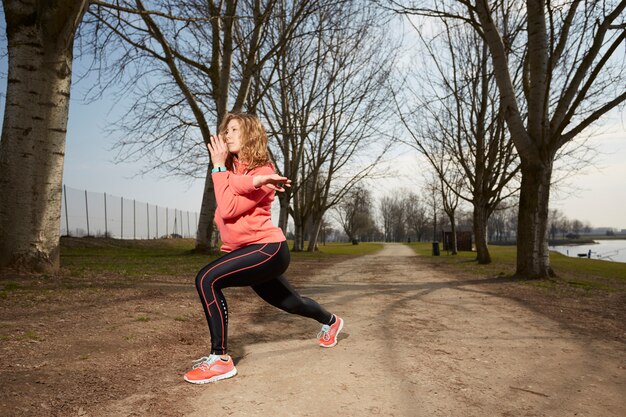 Ejercicios de mujer al aire libre