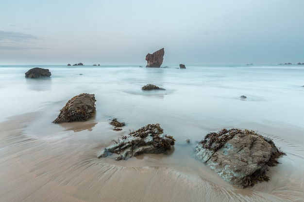 El Caballar, grande rocha da praia das Astúrias