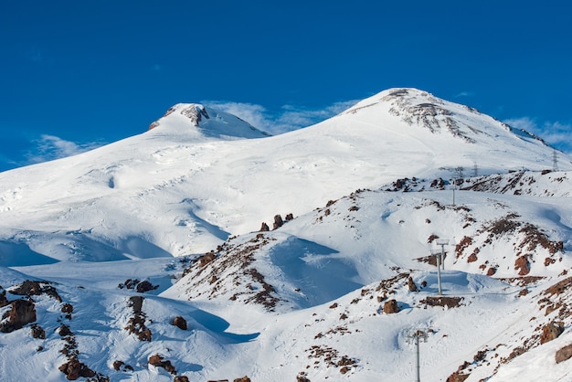 Elbrus im Schnee. Winterskigebiet