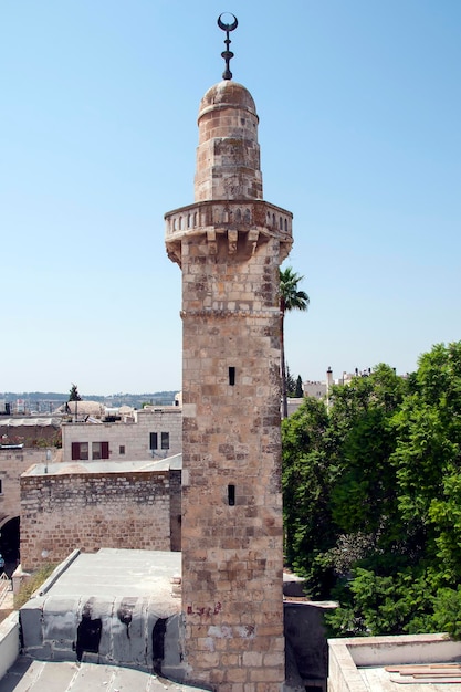 ele Minarete da Mesquita do Califa Omar localizado perto da Sinagoga Hurva em Jerusalém