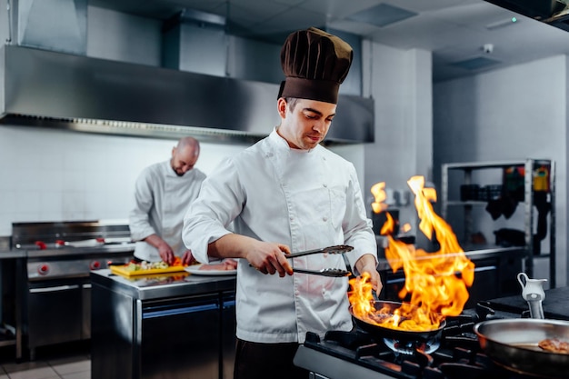 Ele tem uma habilidade especial de cozinhar