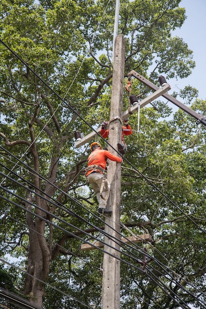 Electricistas reparacion de alambre