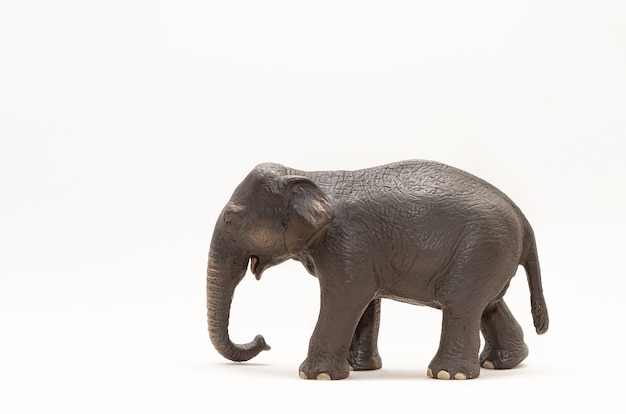 Elefante de brinquedo animal realista