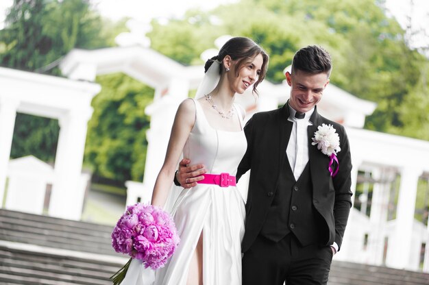 Elegante día de la boda de novios