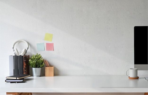 Foto elegante espacio de trabajo y copia para montaje.