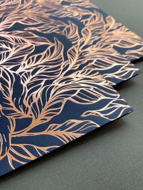 Elegante estampado en caliente.