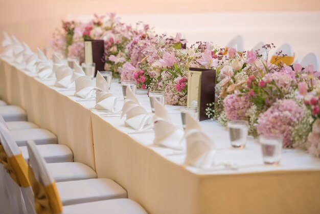 La elegante mesa de la cena