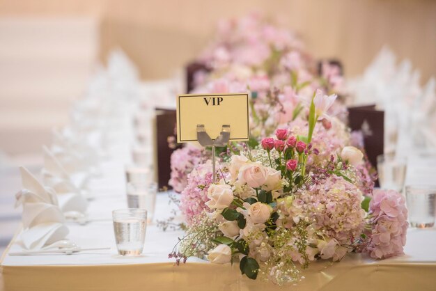 La elegante mesa de la cena