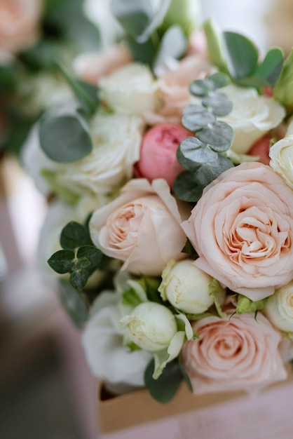 Foto eleganter hochzeitsstrauß aus frischen naturblumen