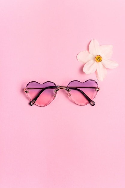 Elegantes gafas de sol de verano para mujer para fiesta y paseos.