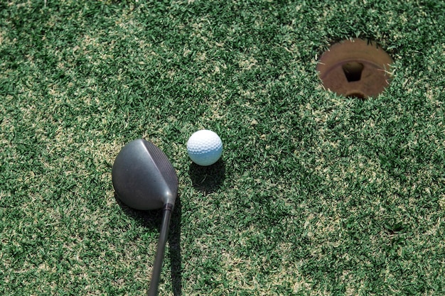Elegir el palo de golf equivocado Las oportunidades saldrán mal y se perderán los objetivos Golf Práctica deportiva Toma de decisiones