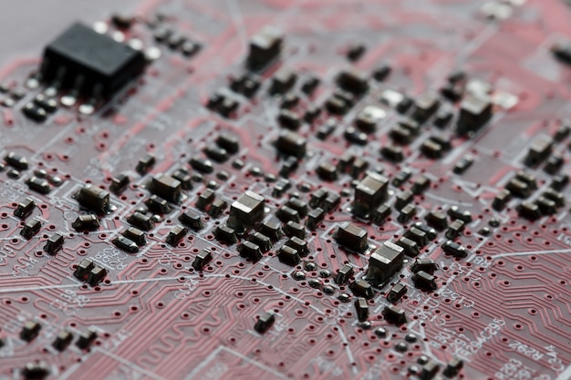 Elektronischer Leiterplattenabschluß oben, Prozessor, Chips und Kondensatoren.