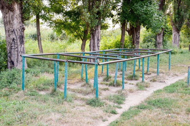 Elemento de la pista de obstáculos de las instalaciones deportivas de la cantera de serpientes