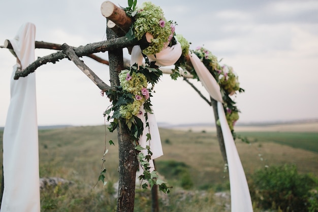 Foto elementos ornamentales florales para la boda