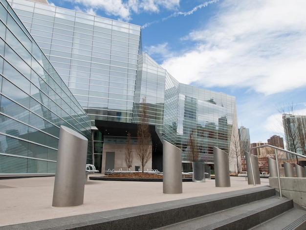 Elevación exterior del Palacio de Justicia de Lindsey-Flanigan en el centro de Denver.