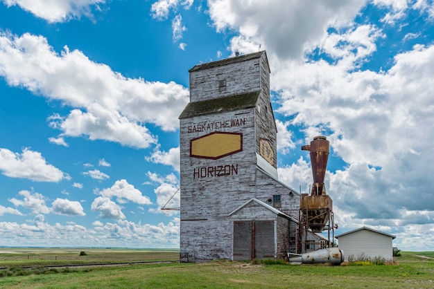 Un elevador de grano abandonado en la ciudad fantasma de Horizon Saskatchewan Canadá