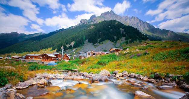 Foto elevit plateau é o lugar mais bonito do mar preto rize turquia