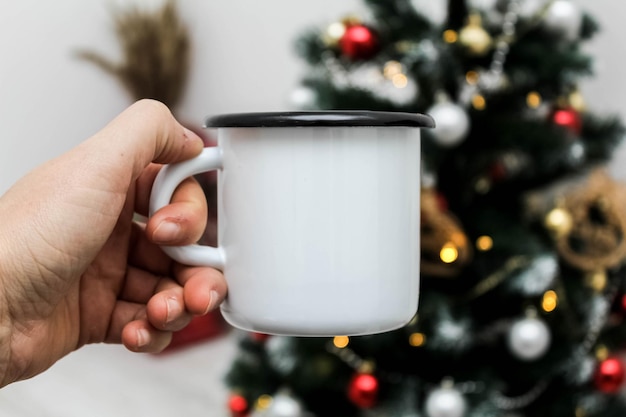 Emaillierter weißer Kaffee- und Teebecher