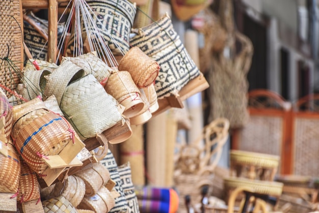 Foto embalagens de vime para venda no mercado