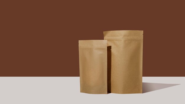 Embalaje de cartón marrón para té Maqueta de marca y embalaje para bocadillos de té y café