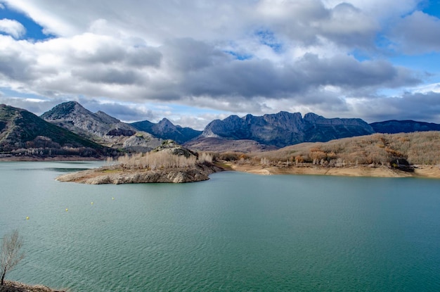 Embalse de Riaño en la provincia de León