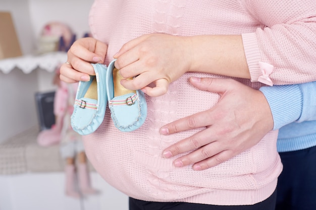 Embarazo con zapatos de bebe