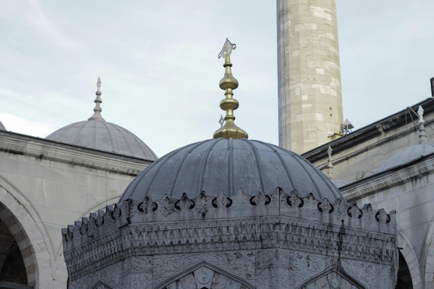 Eminonu nueva arquitectura otomana de la mezquita