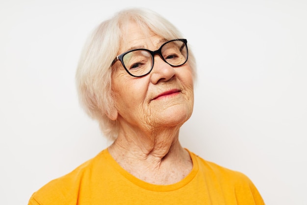 Emotionale ältere Frau Gesundheit Lifestyle Brillen Behandlung Nahaufnahme