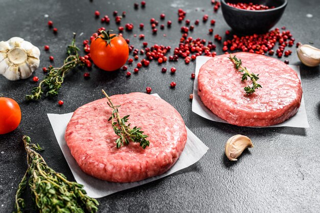 Empanadas de hamburguesa, molida fresca cruda, carne picada