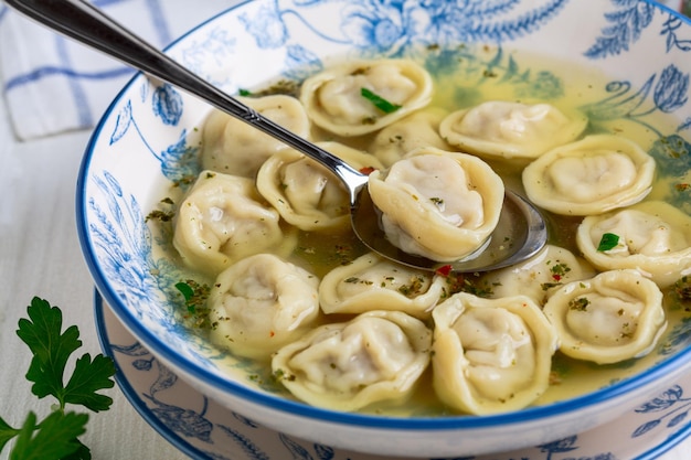 Foto empanadillas caseras con caldo