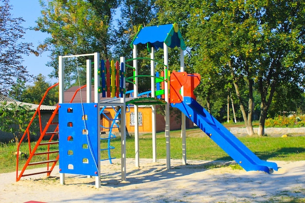 Emply Spielplatz im Park