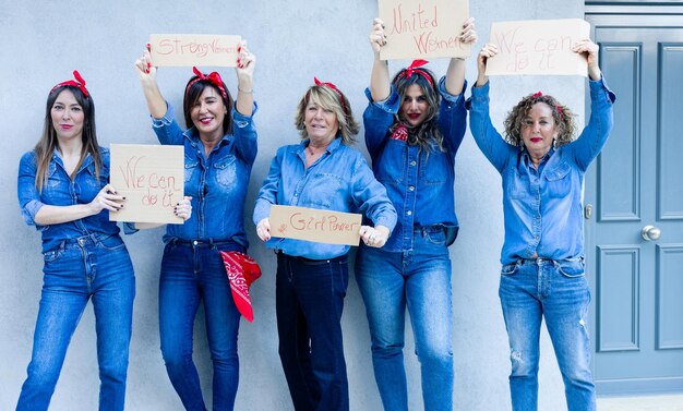 Foto empoderados juntos un homenaje a la solidaridad y la fuerza de las mujeres