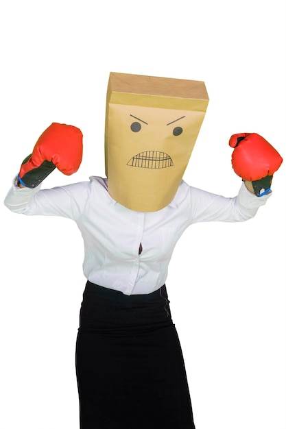 Foto empresaria enojada con guantes de boxeo