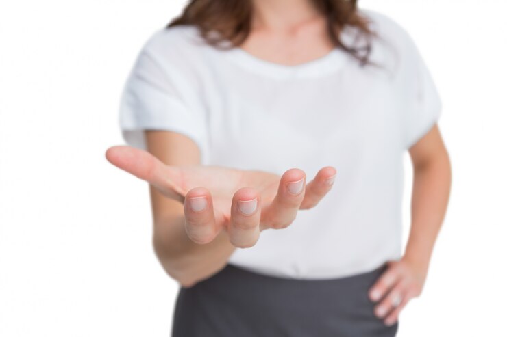 Foto empresaria presentando su mano