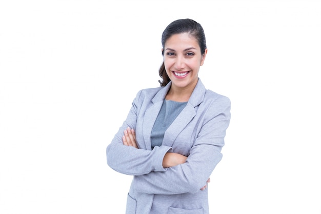 Empresaria sonriente sobre un fondo blanco