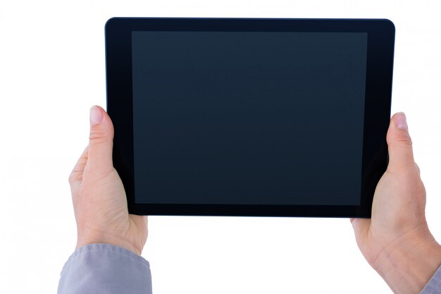 La empresaria sosteniendo tableta digital