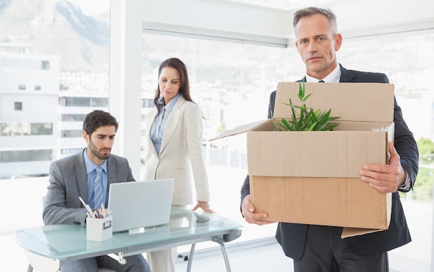 Empresario dejando su viejo trabajo