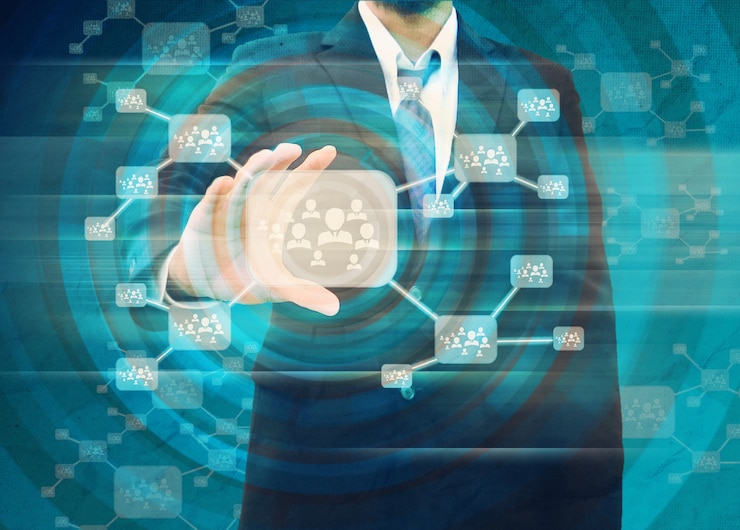 Foto empresario con el icono de la red social