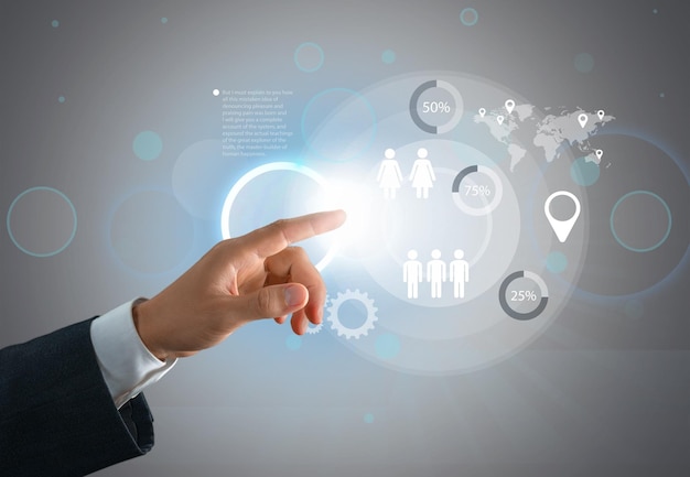 Empresario con iconos digitales en el fondo