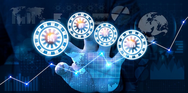 Empresario mueve datos digitales con la punta de los dedos en la pantalla de holograma
