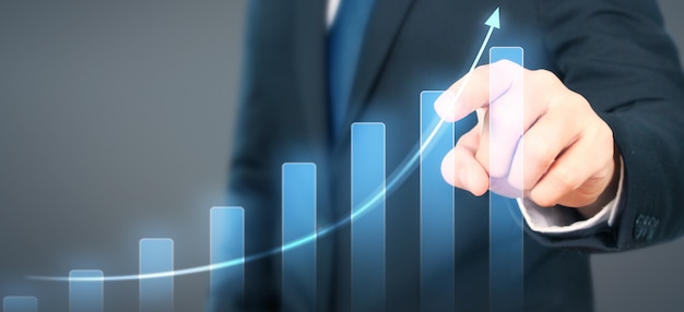 Empresário plano gráfico crescimento aumento de indicadores positivos do gráfico em seus negócios